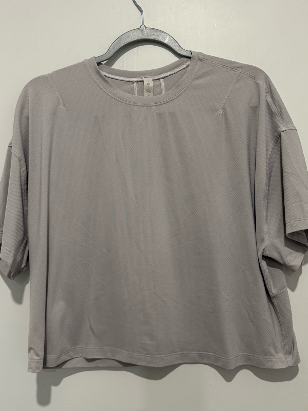 lululemon Women’s Size 10 Gray Performance Tee Short Sleeve Pocket Active Top